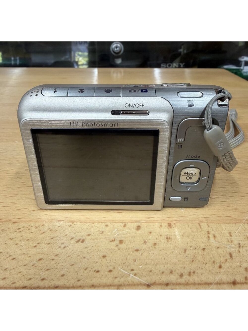 HP Photosmart R727 Digital Camera Silver 3x Zoom 6.2MP *Untested* - Picture 2 of 5